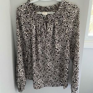 NWT LONGSLEEVE patterned blouse